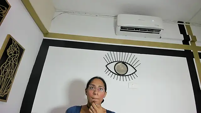 Snapshot of EmilyGomezLS chatting on September 28, 2025, 11:28 am EmilyGomezLS online show from September 28, 2025, 11:28 am