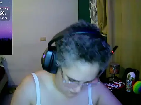 Snapshot of lolalicious_758 chatting on September 16, 2025, 12:44 am lolalicious 758 online show from September 16, 2025, 12:44 am