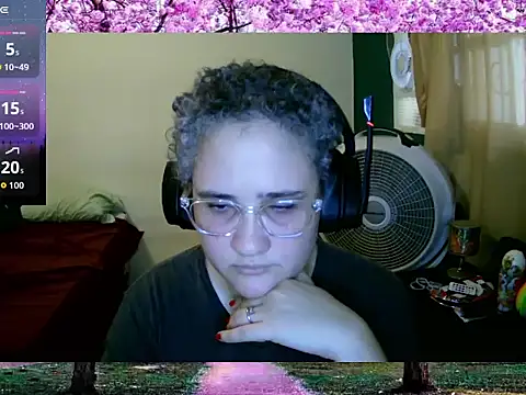 Snapshot of lolalicious_758 chatting on September 17, 2025, 6:21 pm lolalicious 758 online show from September 17, 2025, 6:21 pm