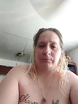 Snapshot of Icedcoffee2024 chatting on July 3, 2026, 2:23 pm Icedcoffee2024 online show from July 3, 2026, 2:23 pm