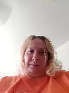Snapshot of Icedcoffee2024 chatting on May 26, 2026, 5:22 pm Icedcoffee2024 online show from May 26, 2026, 5:22 pm