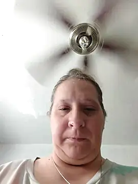 Snapshot of Icedcoffee2024 chatting on June 23, 2026, 1:20 pm Icedcoffee2024 online show from June 23, 2026, 1:20 pm