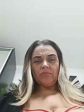 Snapshot of hugebobbs chatting on October 3, 2025, 8:05 am hugebobbs online show from October 3, 2025, 8:05 am