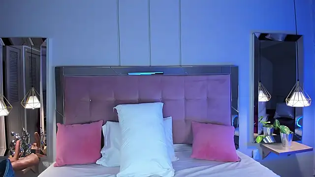 MelissaKarterrs online show from November 24, 2025, 12:05 pm