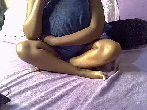 Snapshot of Bed_cinnamon chatting on February 6, 2026, 9:05 am Bed cinnamon online show from February 6, 2026, 9:05 am