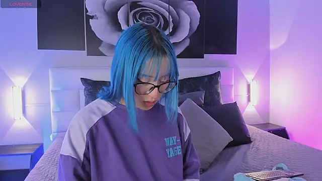 sofi bakerr online show from October 14, 2025, 11:33 am