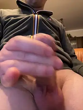 bookerr11 online show from February 5, 2026, 9:43 pm