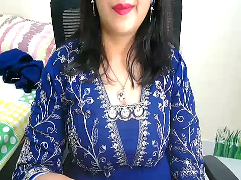 Snapshot of Inviting_Aanya chatting on October 25, 2025, 2:44 am Inviting Aanya online show from October 25, 2025, 2:44 am