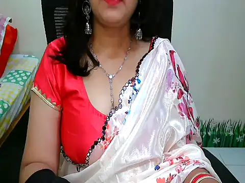 Snapshot of Inviting_Aanya chatting on October 18, 2025, 4:03 am Inviting Aanya online show from October 18, 2025, 4:03 am