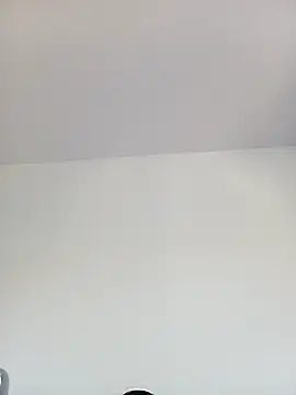 sarahhh1987 online show from April 14, 2026, 9:25 am