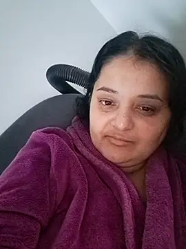 sarahhh1987 online show from December 14, 2025, 10:43 am