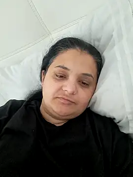 sarahhh1987 online show from February 21, 2026, 6:48 am