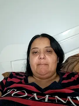 sarahhh1987 online show from December 3, 2025, 6:29 pm