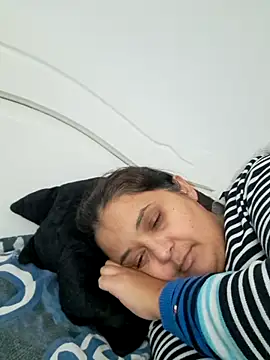 Snapshot of sarahhh1987 chatting on November 6, 2025, 11:58 am sarahhh1987 online show from November 6, 2025, 11:58 am