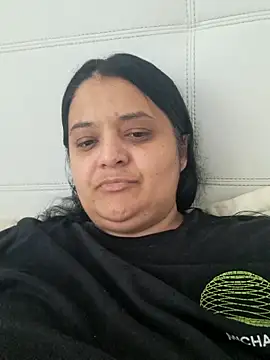 sarahhh1987 online show from March 29, 2026, 1:35 pm