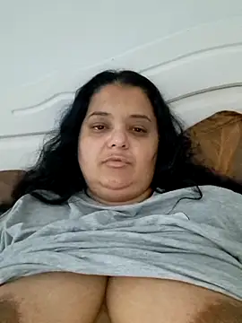 sarahhh1987 online show from December 5, 2025, 8:24 am