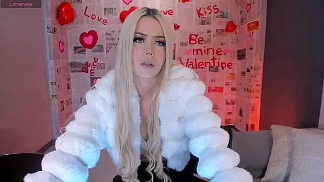 Snapshot of HannaConnor_ chatting on February 13, 2026, 8:53 pm HannaConnor online show from February 13, 2026, 8:53 pm