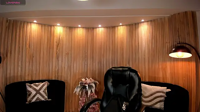 Snapshot of HannaConnor_ chatting on February 9, 2026, 8:40 pm HannaConnor online show from February 9, 2026, 8:40 pm