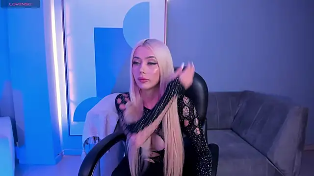 Snapshot of HannaConnor_ chatting on March 7, 2025, 8:00 pm HannaConnor  online show from March 7, 2025, 8:00 pm