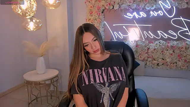 Snapshot of BellaRose_X chatting on October 17, 2025, 4:16 am BellaRose X online show from October 17, 2025, 4:16 am