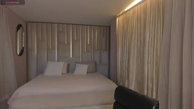 Snapshot of BellaRose_X chatting on September 22, 2025, 1:00 am BellaRose X online show from September 22, 2025, 1:00 am