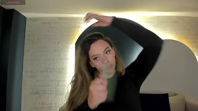 BellaRose X online show from April 1, 2026, 4:14 am