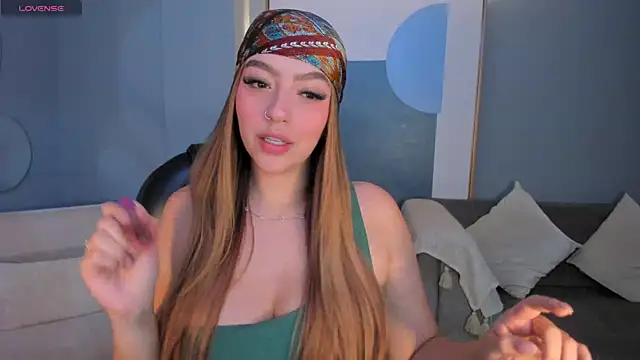 Snapshot of BellaRose_X chatting on October 11, 2025, 3:40 am BellaRose X online show from October 11, 2025, 3:40 am