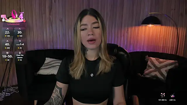 ViolettHansson online show from March 1, 2026, 10:37 am