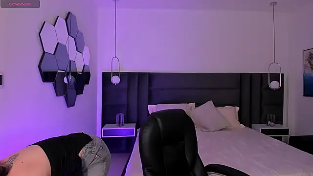 Snapshot of ViolettHansson chatting on October 17, 2025, 6:43 pm ViolettHansson online show from October 17, 2025, 6:43 pm