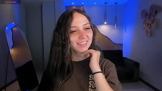 AliceHarper  online show from April 5, 2026, 4:35 pm