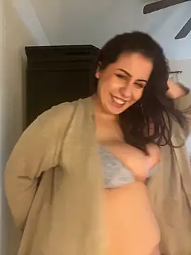 holyeroticss online show from December 27, 2024, 2:58 am
