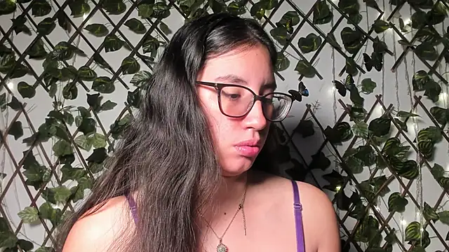 Snapshot of CoralineSanchez chatting on October 4, 2025, 3:19 am CoralineSanchez online show from October 4, 2025, 3:19 am