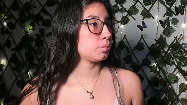 Snapshot of CoralineSanchez chatting on October 21, 2025, 3:17 am CoralineSanchez online show from October 21, 2025, 3:17 am