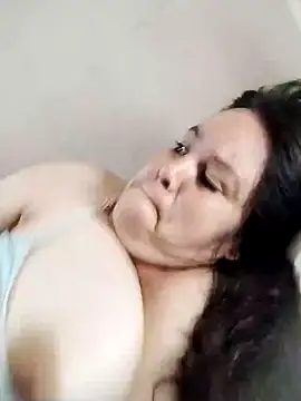 lunanataly online show from November 13, 2025, 8:46 pm