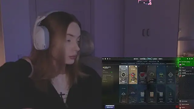 Snapshot of _MayShy_ chatting on November 7, 2025, 9:25 am MayShy online show from November 7, 2025, 9:25 am