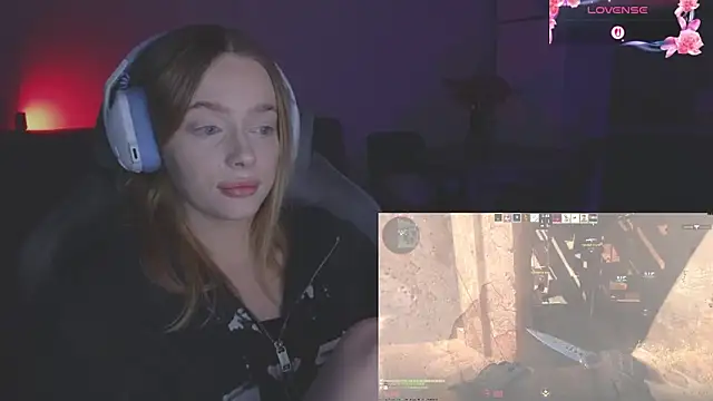 Snapshot of _MayShy_ chatting on December 4, 2025, 8:13 am MayShy online show from December 4, 2025, 8:13 am