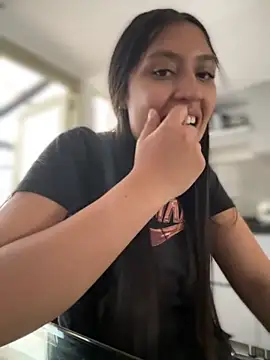 Salome golvert online show from September 25, 2025, 8:59 pm