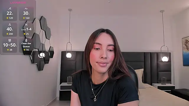 Snapshot of AnaisNin chatting on October 5, 2025, 5:47 pm AnaisNin online show from October 5, 2025, 5:47 pm