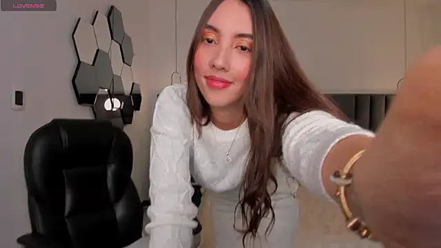 Snapshot of AnaisNin chatting on September 18, 2025, 2:47 am AnaisNin online show from September 18, 2025, 2:47 am