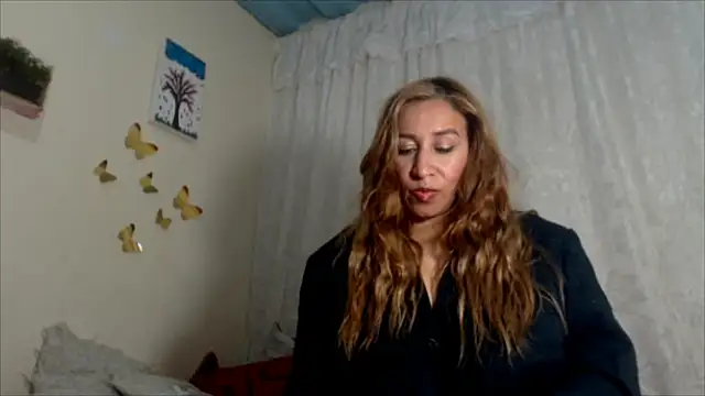 Snapshot of sharloth_x18 chatting on September 19, 2025, 2:37 am sharloth x18 online show from September 19, 2025, 2:37 am