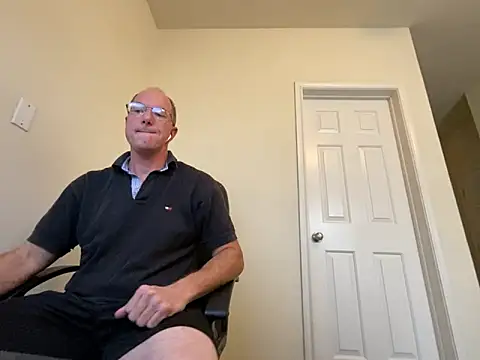 Snapshot of KrixKross chatting on December 7, 2024, 8:22 pm KrixKross online show from December 7, 2024, 8:22 pm