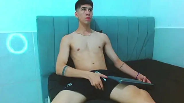 jhony-sex online show from December 16, 2025, 2:49 am