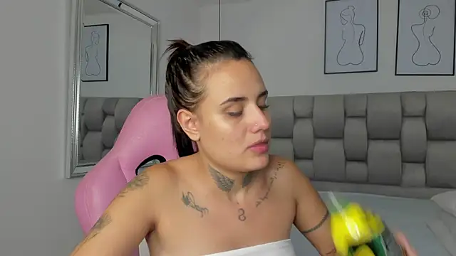 Susan-Sweet-7 online show from November 11, 2025, 8:03 pm