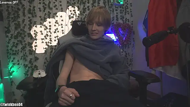 twinkben online show from November 26, 2025, 10:43 pm