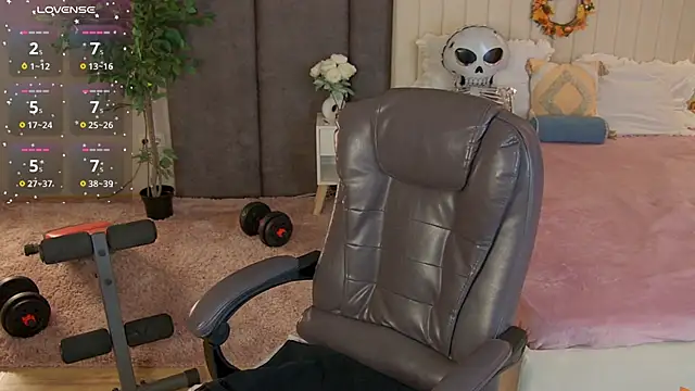 Snapshot of _F_R_A_U_ chatting on October 26, 2025, 1:06 am  F R A U  online show from October 26, 2025, 1:06 am