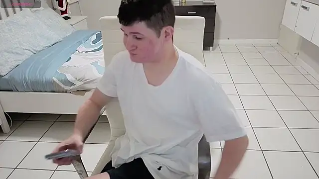 Lorenzo hernandez online show from December 15, 2025, 4:24 pm