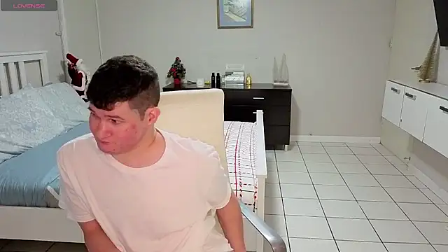 Lorenzo hernandez online show from December 3, 2025, 5:45 pm