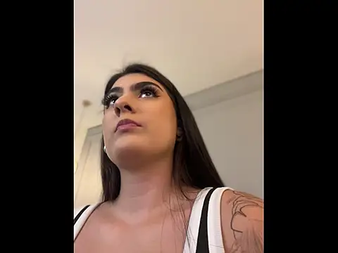 IrisBaker online show from April 12, 2026, 9:29 pm