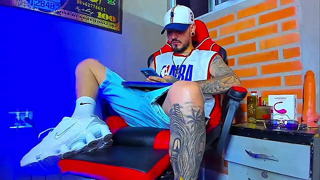 Snapshot of smoker445 chatting on September 17, 2025, 11:07 pm smoker445 online show from September 17, 2025, 11:07 pm