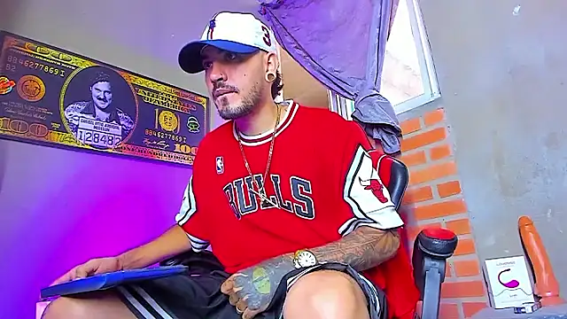 Snapshot of smoker445 chatting on September 30, 2025, 12:00 pm smoker445 online show from September 30, 2025, 12:00 pm